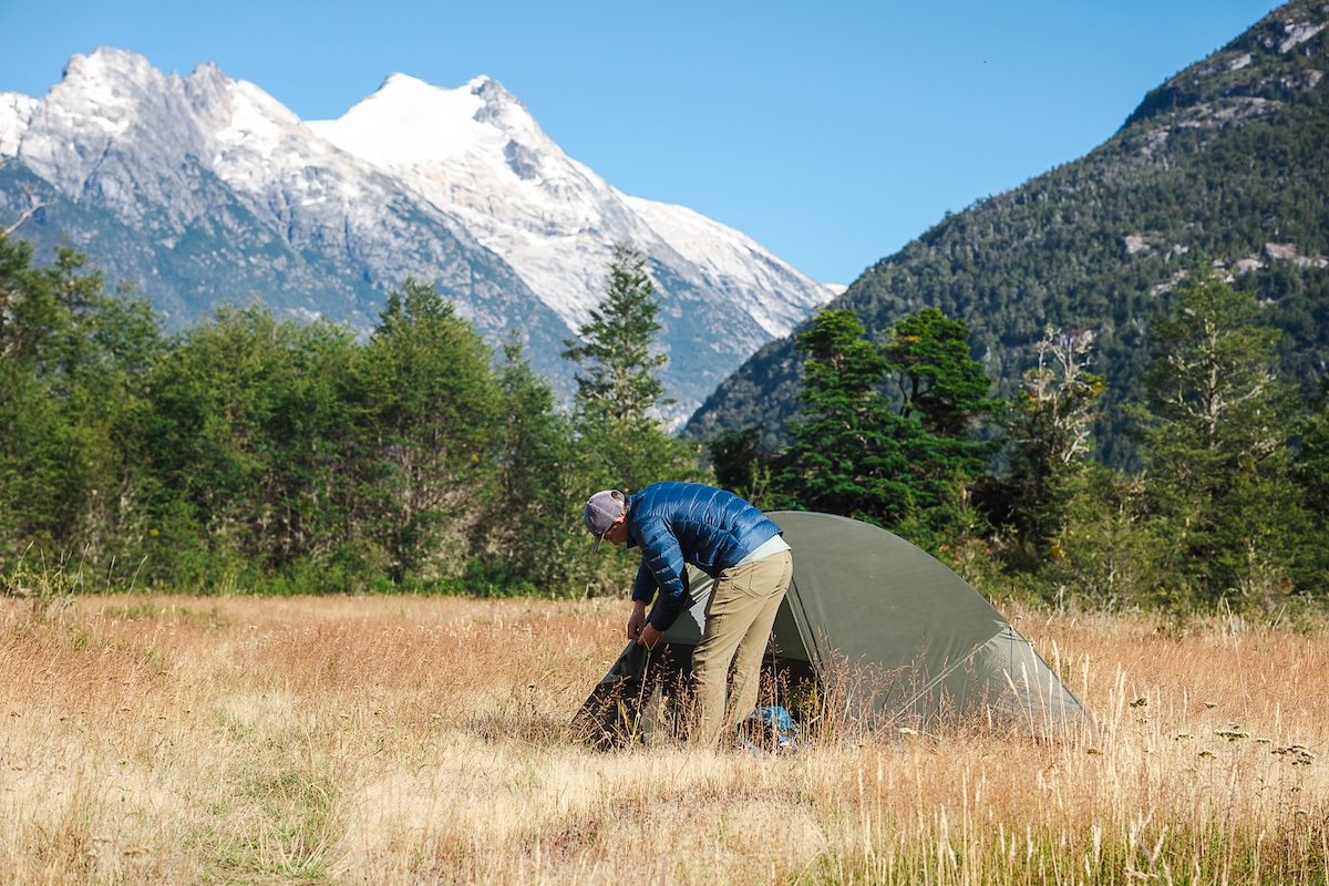 Setting up tent in the 650 Down